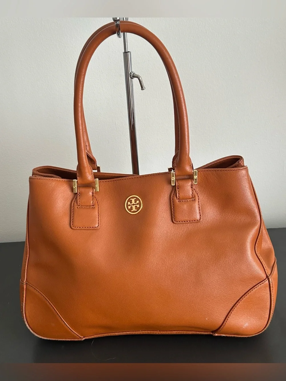 Tory Burch Robinson Cognac Saffiano Leather Tote Shoulder Bag Work tote